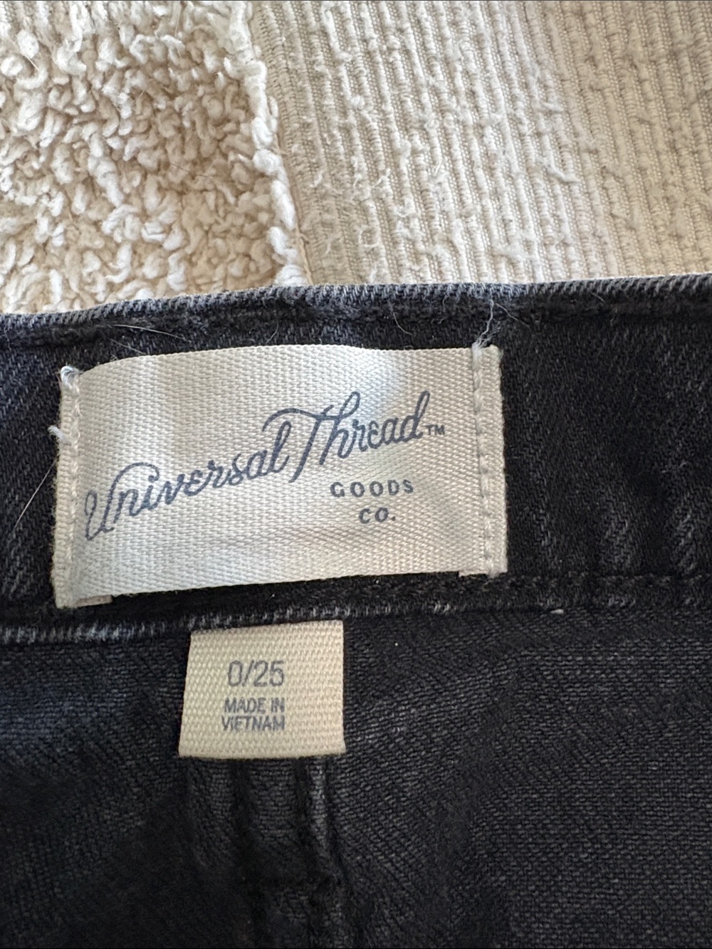 Black denim skirt - Picture 3 of 3